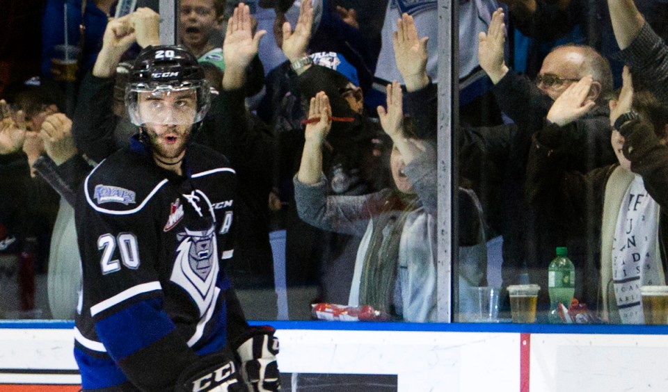 Royals beat Cheifs 5-3