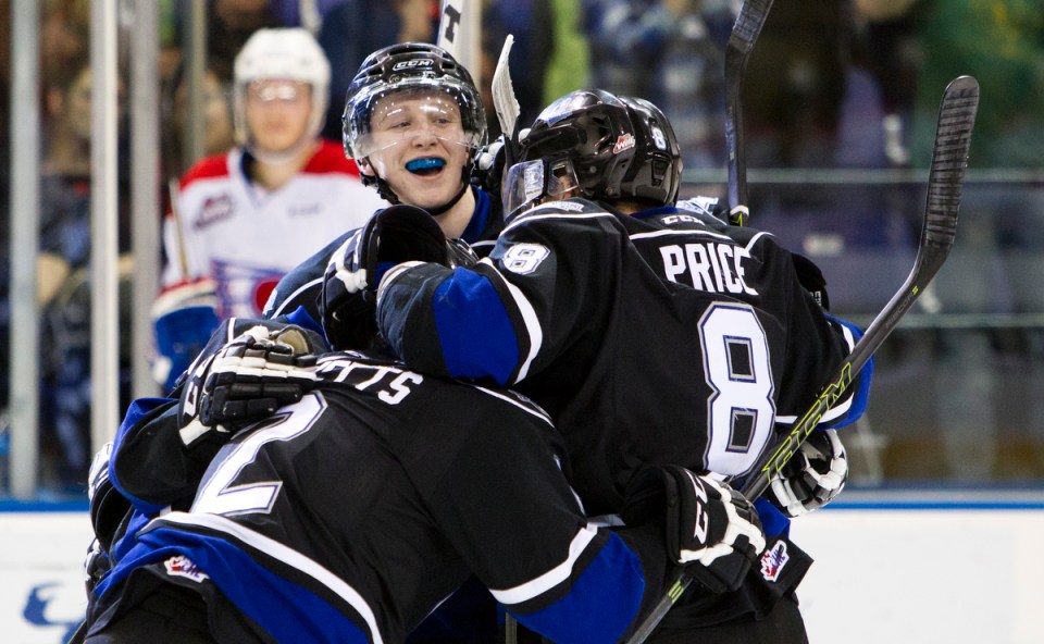 Royals beat Cheifs 5-3