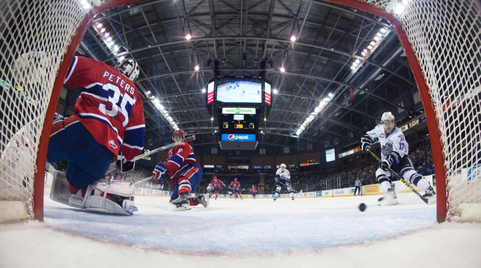 Royals beat Cheifs 5-3