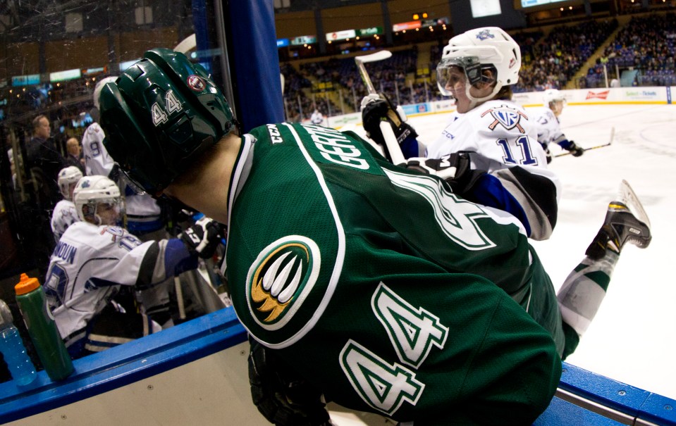 Victoria Royals beat the Everett Silvertips 6-2.
