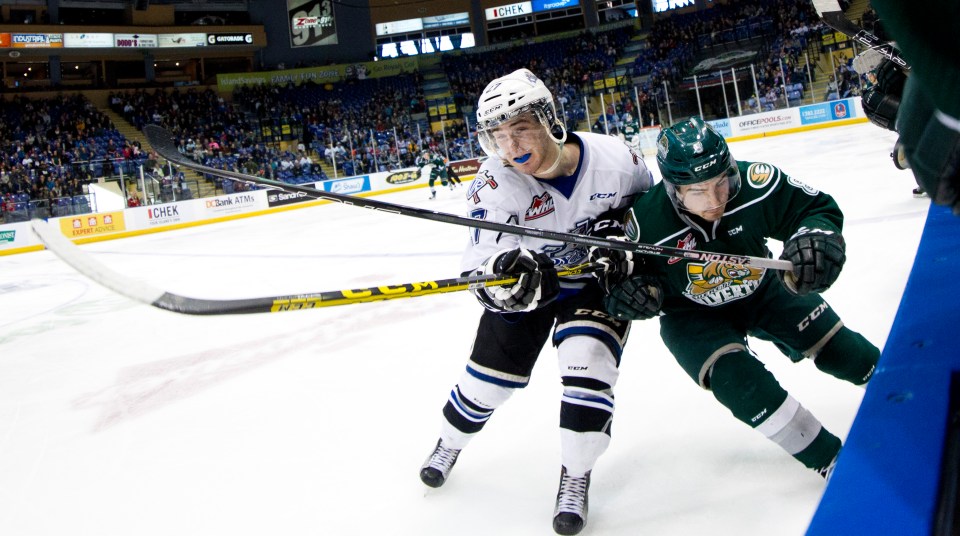Victoria Royals beat the Everett Silvertips 6-2.
