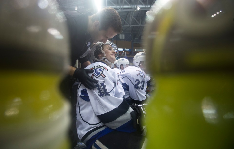 Victoria Royals beat the Edmonton Oil Kings 8-2
