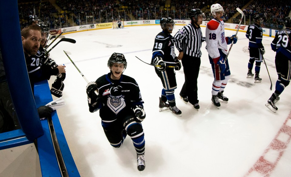 Cheifs beat Royals 4-1 in game 5.