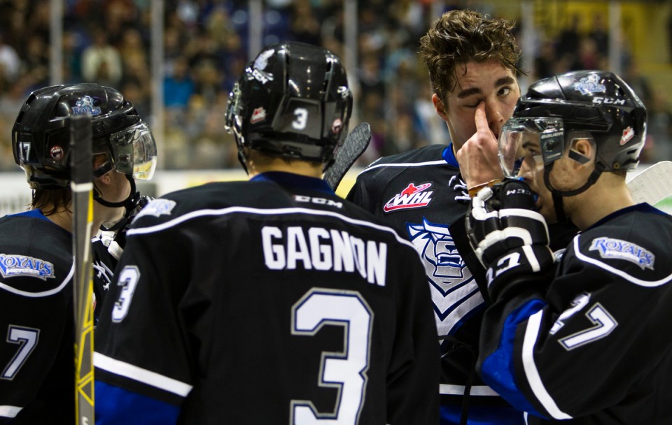 Cheifs beat Royals 4-1 in game 5.